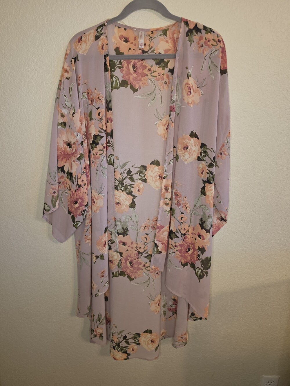 Xhilaration light Lavender Floral Kimono Top with Floral Design. XL/XXL